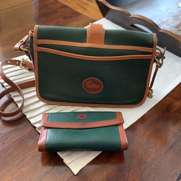 Dooney & Bourke All Weather Leather Shoulder Bag and matching Wallet Green & Tan - Picture 2 of 10